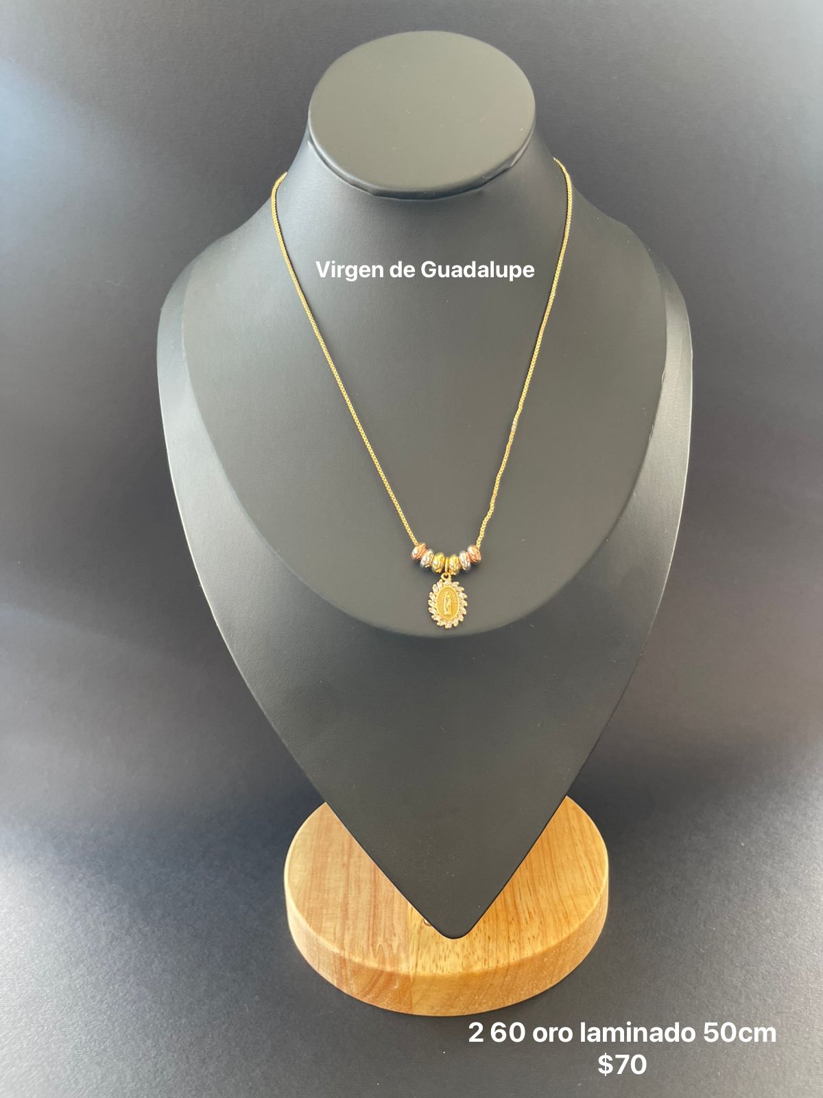 Cadena con dijes oro laminado