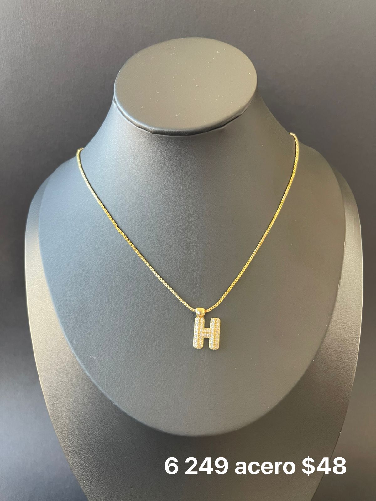 Collar letra acero y zirconia