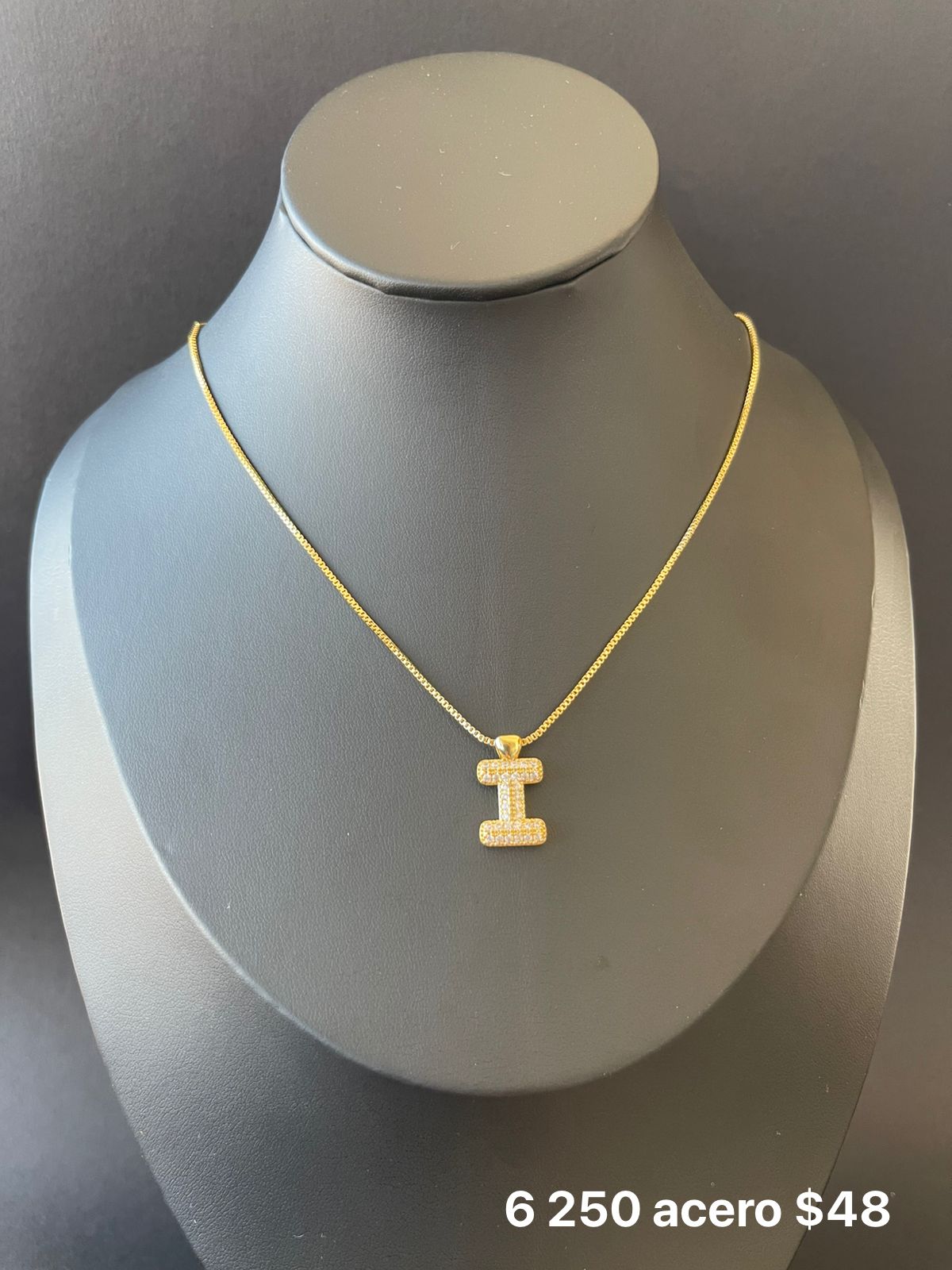 Collar letra acero y zirconia