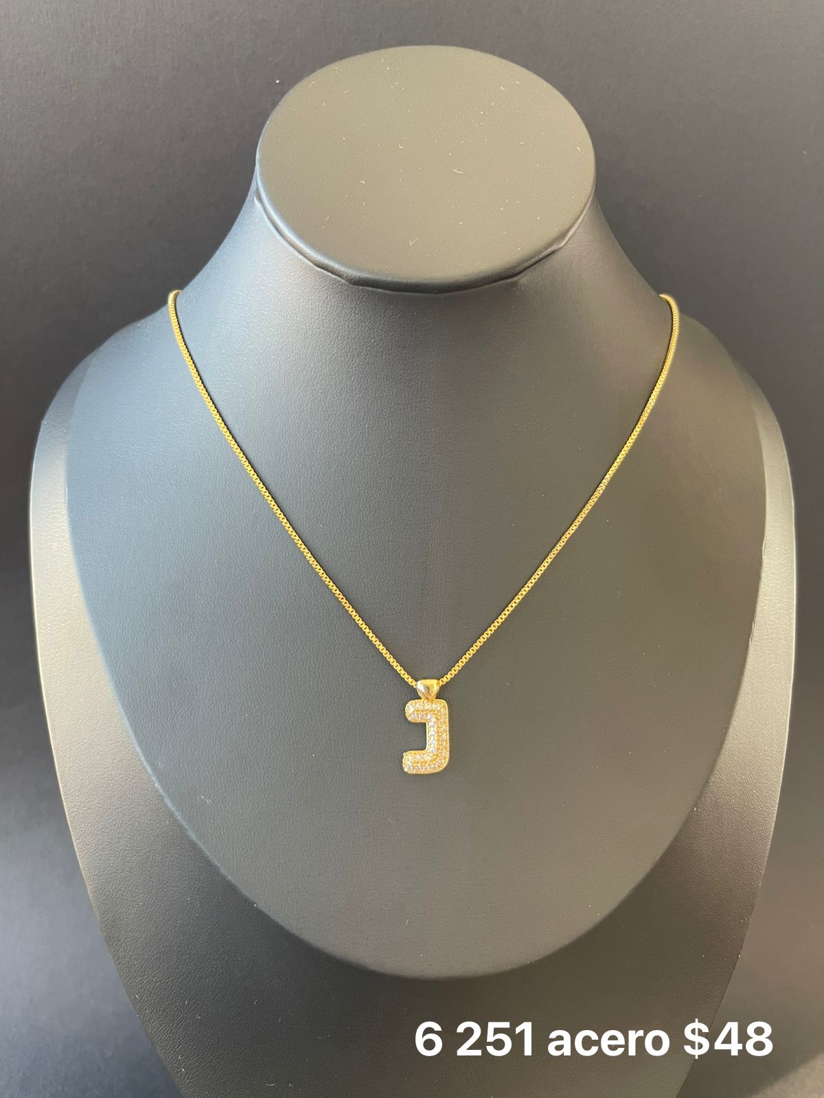 Collar letra acero y zirconia