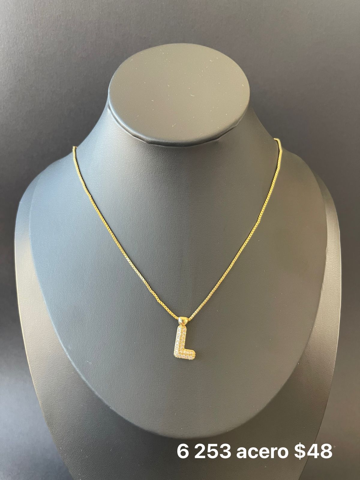 Collar letra acero y zirconia