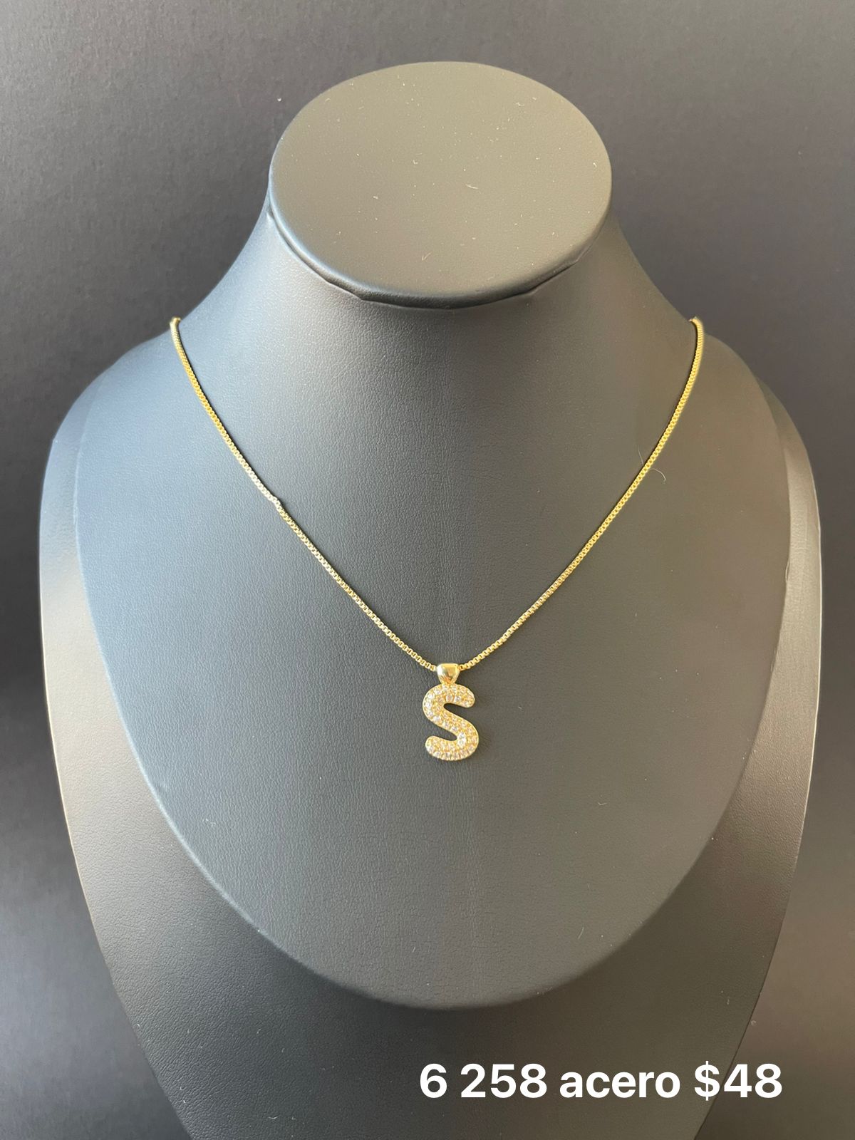 Collar letra acero y zirconia