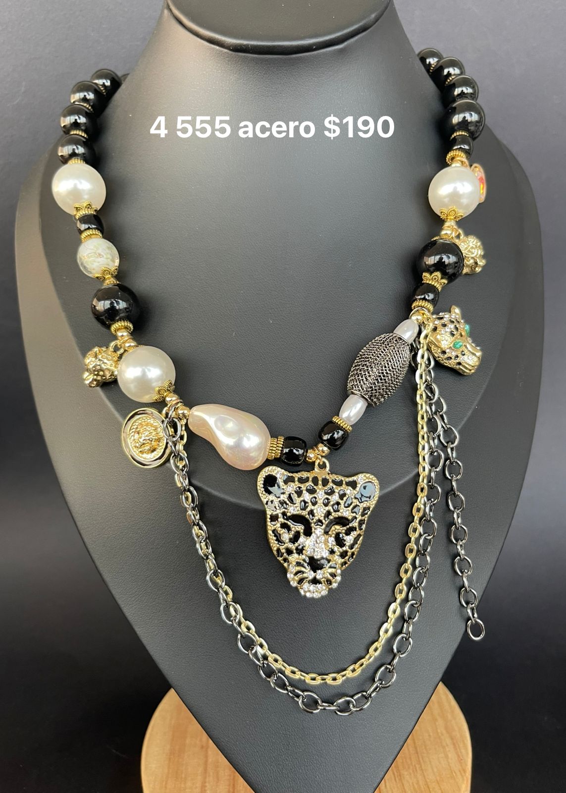 Collar grande de acero